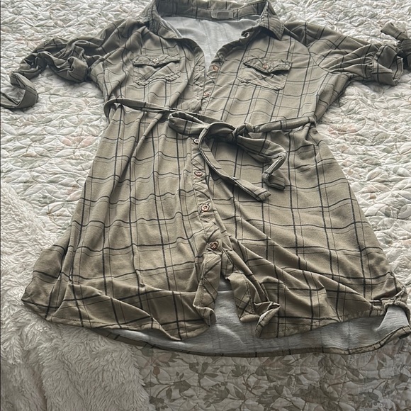 Passport Black and Green Raglan Mini Dress - Picture 1 of 5